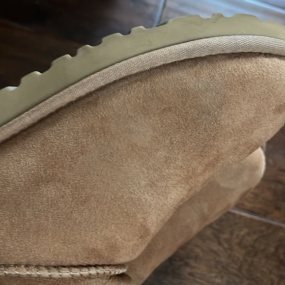 Ugg Classic Mini Chestnut II Boot, like new - Picture 6 of 8